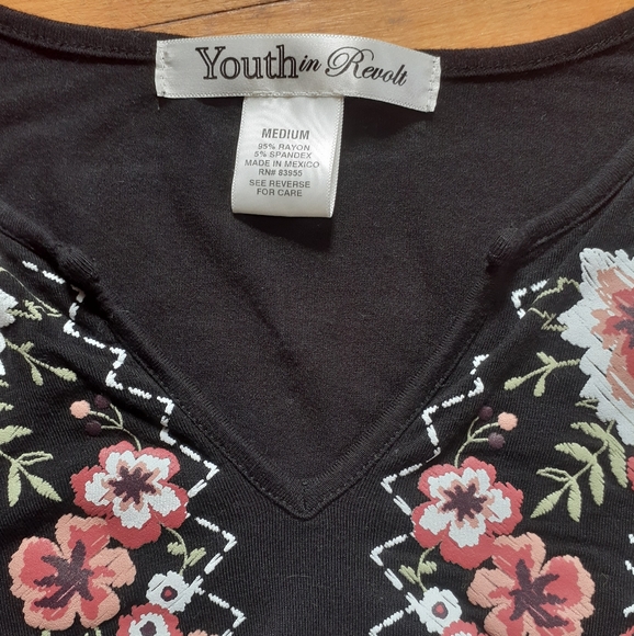 Youth In Revolt - long sleeve top - Picture 2 of 5